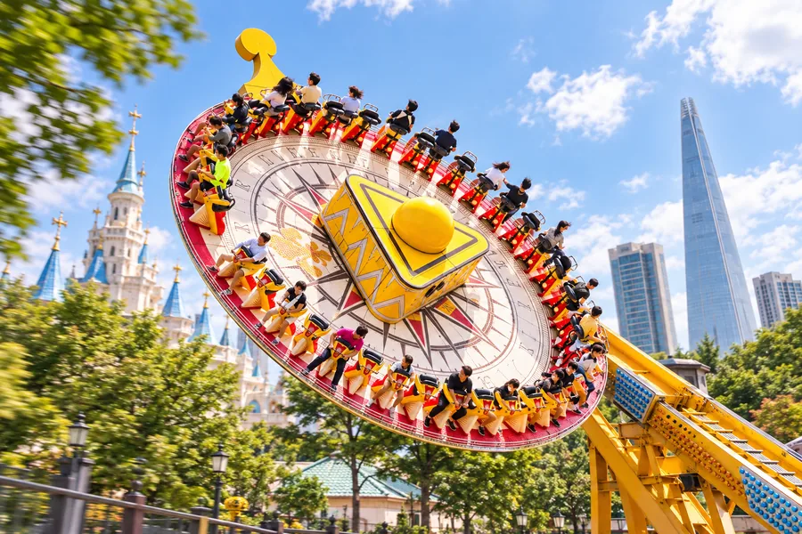 Wahana menegangkan populer di Lotte World